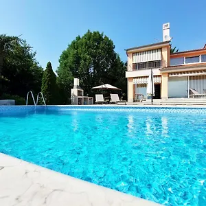  Apartament In Azra