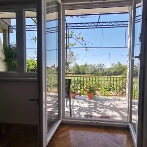 https://apartments-mila-kastela.hotels-in-trogir.com