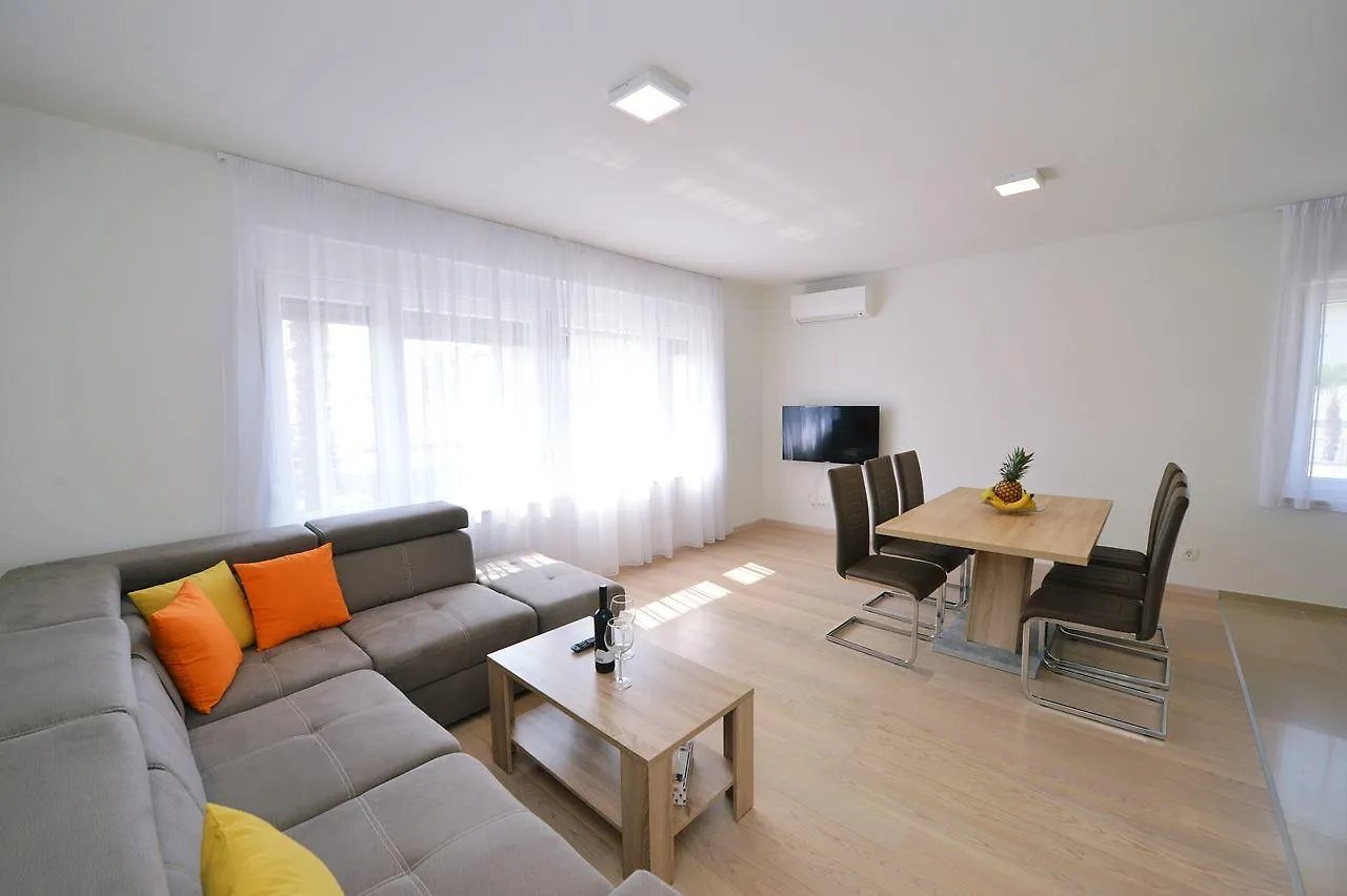 Apartment Villa Martina Ika