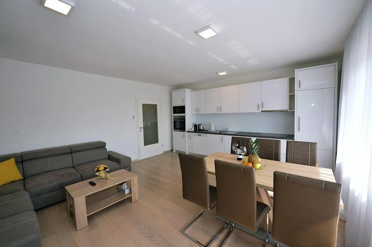 Villa Martina Ika Apartment