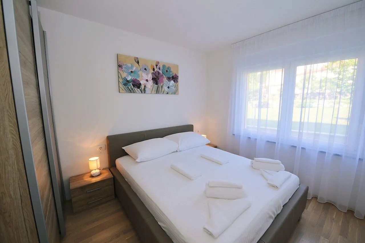 Villa Martina Ika 0*,