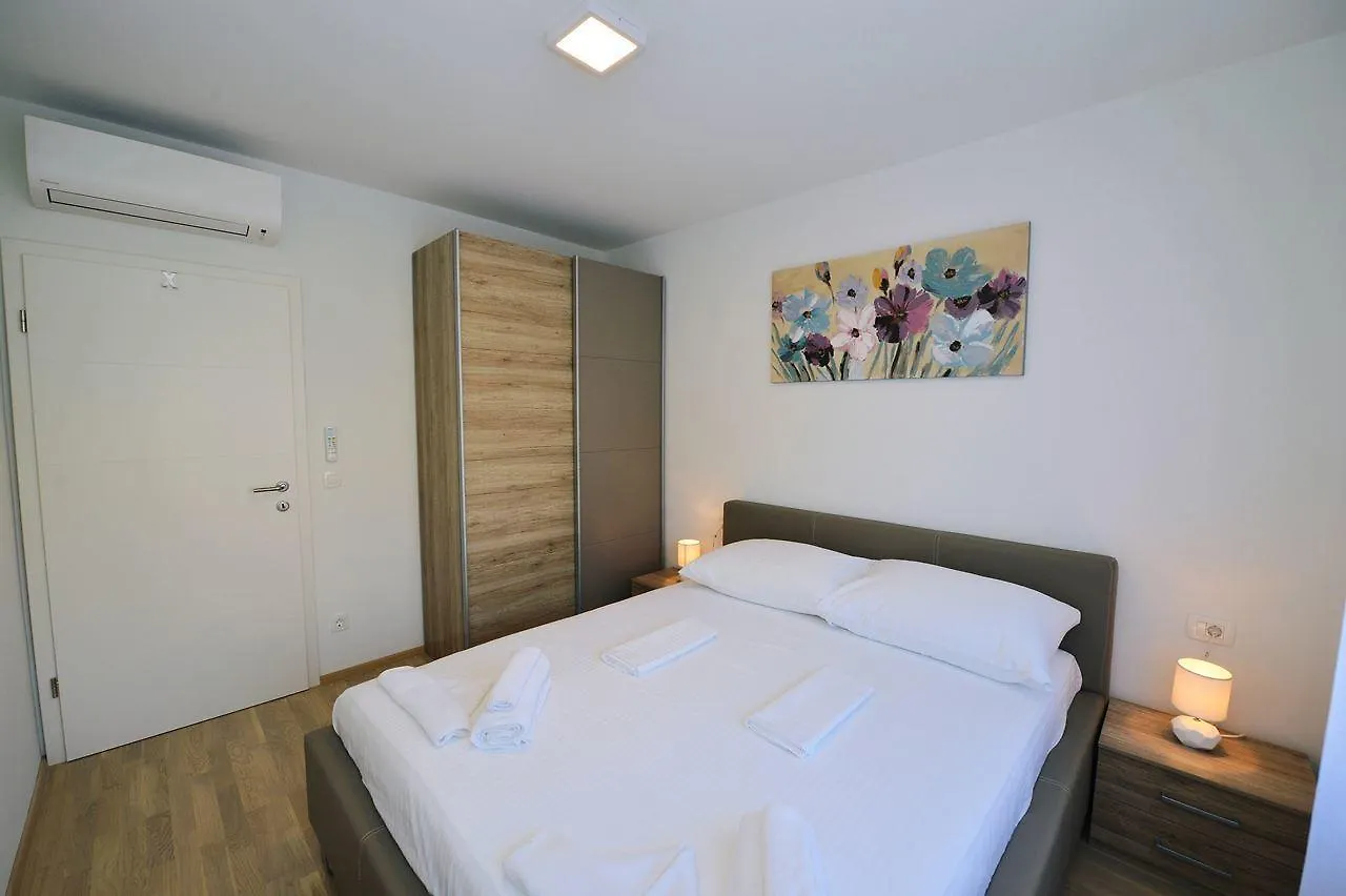 Villa Martina Ika 0*,  Croatia